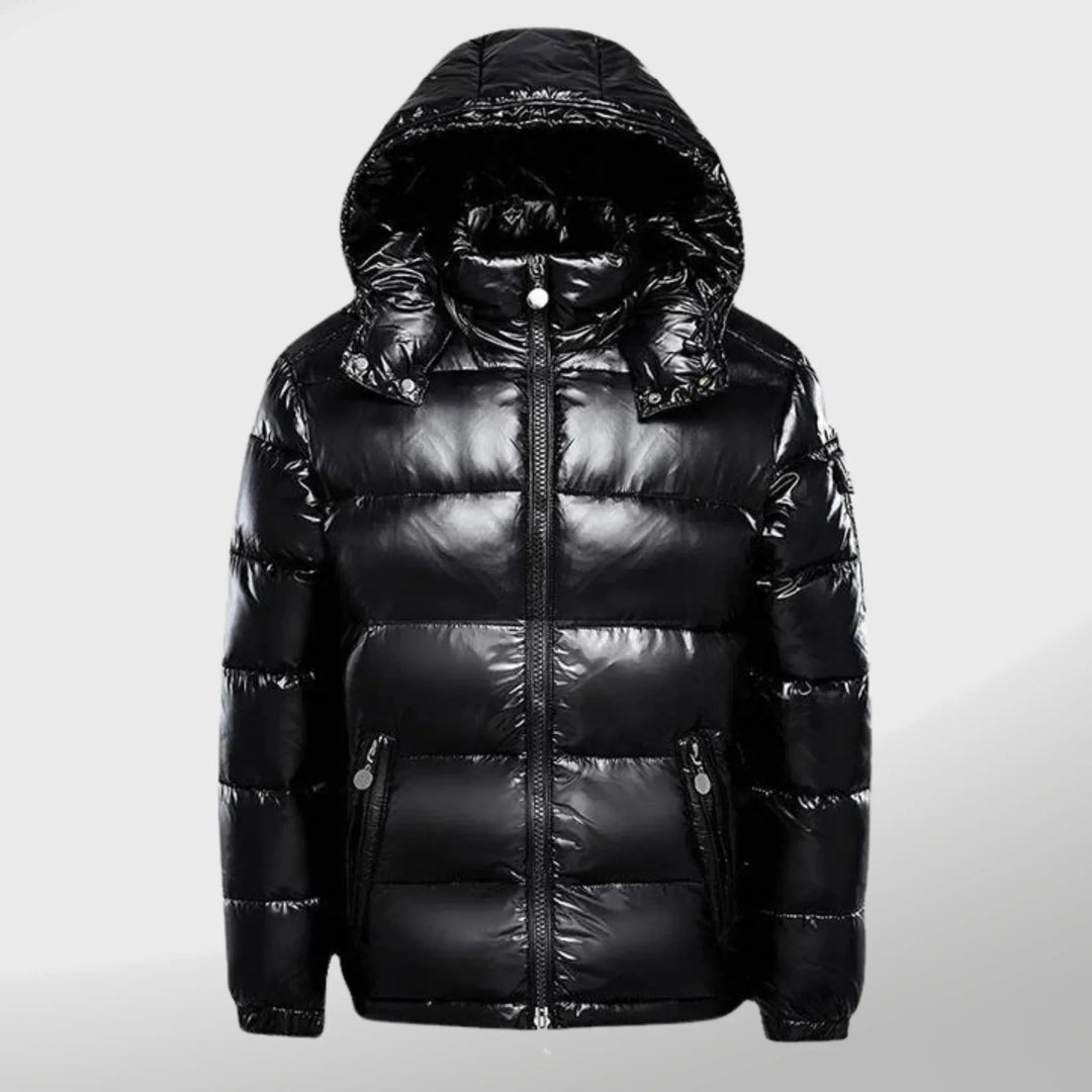 Schwarze Daunenjacke mit Kapuze, glänzend, warm, Wintermode, Herrenbekleidung.