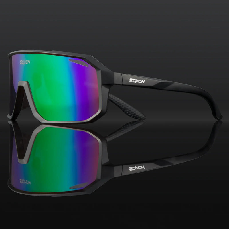 Schwarze Sportsonnenbrille mit grünen verspiegelten Gläsern, aerodynamisches Design.