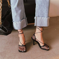 Pumps mit Spitzen-Optik – Céleste