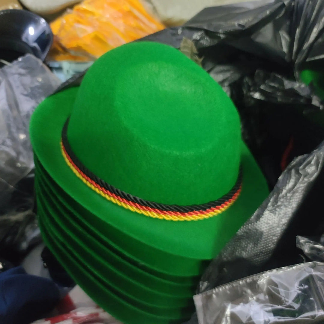 Alpenhut mit Feder – Bergfreund Oktoberfest 2025