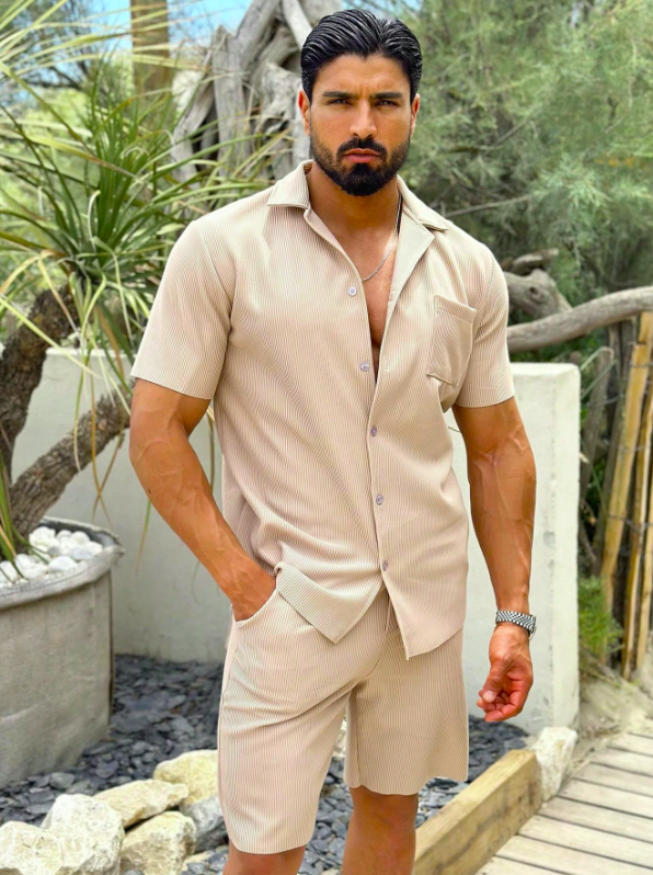 Trendiges Beige Premium Herren-Outfit für den Sommer – Matteo