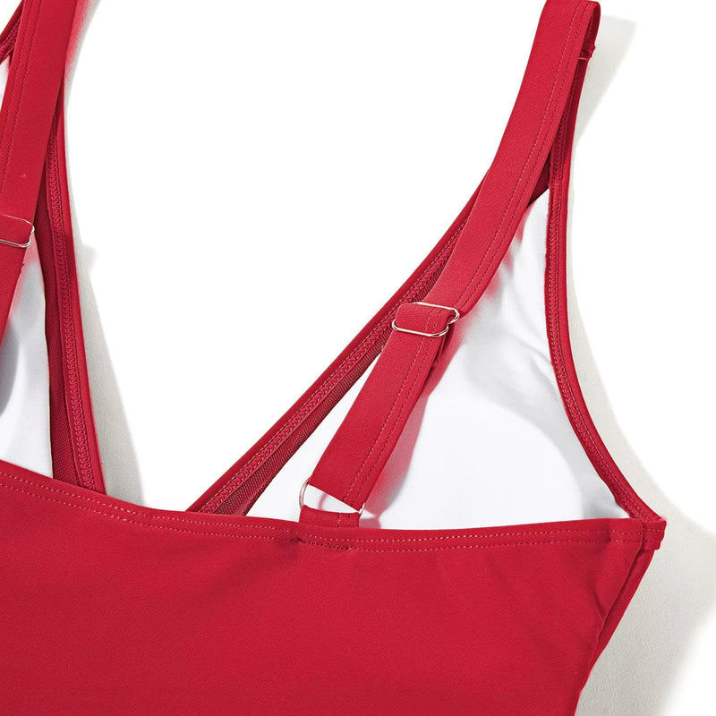 Badeanzug mit verstellbaren Trägern und schmeichelndem Schnitt – Leona