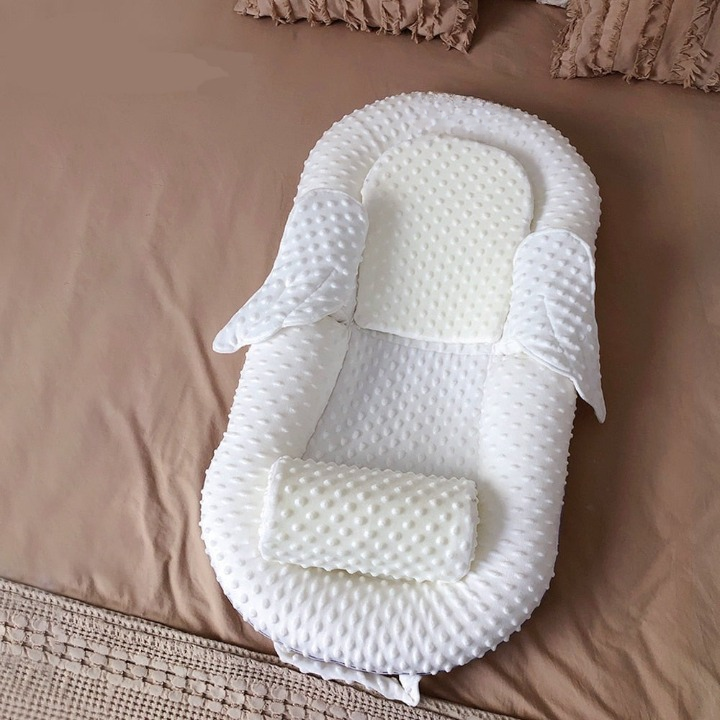 Ergonomisches Babynest mit Rückenstütze und Mesh-Liegefläche – Cosynido