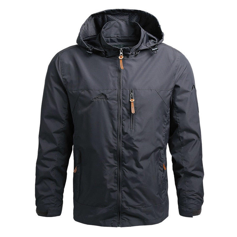 Schwarze Herren-Winterjacke mit Kapuze, wasserabweisend, Reißverschlusstaschen, Outdoor-Bekleidung.
