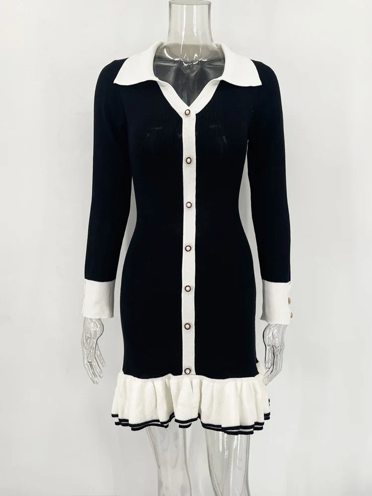 Strick-Minikleid mit Rückenausschnitt und Bandage-Design – Amira Herbstzauber Edition