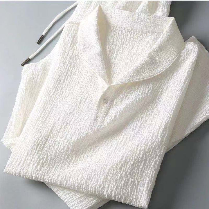 Weißes Herrenhemd aus Baumwolle, klassisch, kurzärmelig, für Sommermode, lässiger Stil.