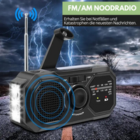 Schwarzes FM/AM Notfallradio mit Taschenlampe, Handkurbel und Solarpanel vor Gewitterhimmel.