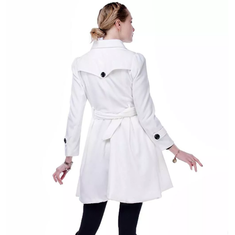 Weiße Damen-Trenchcoat, knielang, mit Gürtel, elegantes Design, Herbstmode.