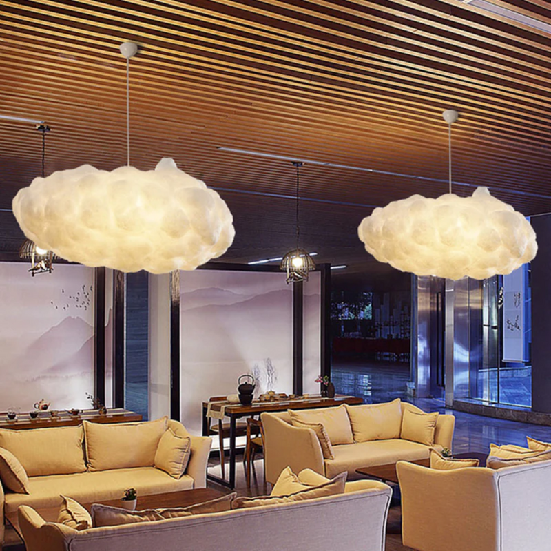 Moderne Wolken-Pendelleuchte, weiß, Wohnzimmer, Deckenlampe, stilvolle Inneneinrichtung.