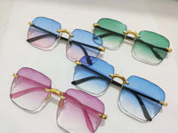 Vintage randlose Sonnenbrille, quadratisch, blau, grün, rosa, goldene Bügel, Unisex-Design.