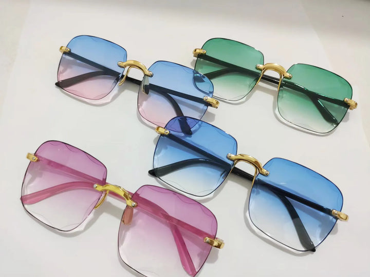 Vintage randlose Sonnenbrille, quadratisch, blau, grün, rosa, goldene Bügel, Unisex-Design.
