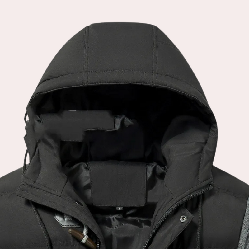 Schwarze Winterjacke mit Kapuze, Reißverschluss, warm gefüttert, Herrenmode, Outdoor-Bekleidung.
