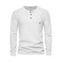 Weißes Herren-Henley-Shirt, Langarm, Baumwolle, Knopfleiste, Freizeitmode.