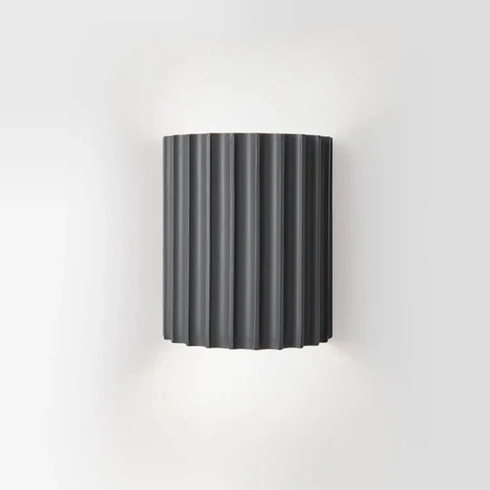 Graue LED-Wandlampe, minimalistisch, aus Harz, für Wohnzimmer und Schlafzimmer.