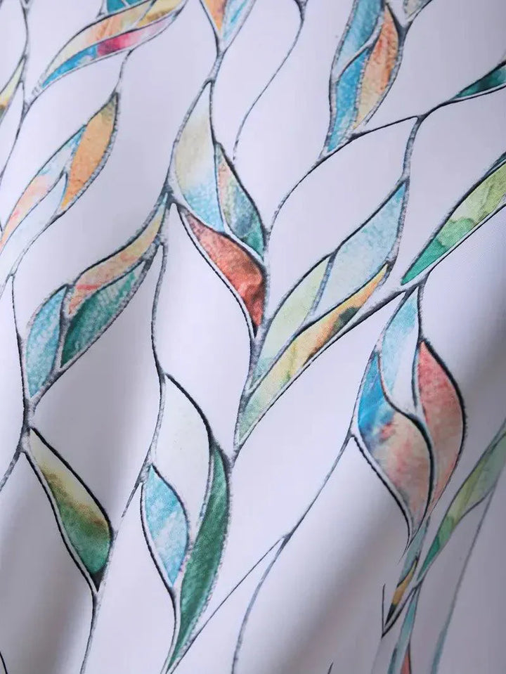 Herbstliche Damenbluse mit abstraktem Muster und Knopfleiste – Marlene