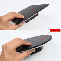 Schwarzer Aluminium-Laptopständer, ergonomisch, tragbar, leicht, für Schreibtischnutzung.