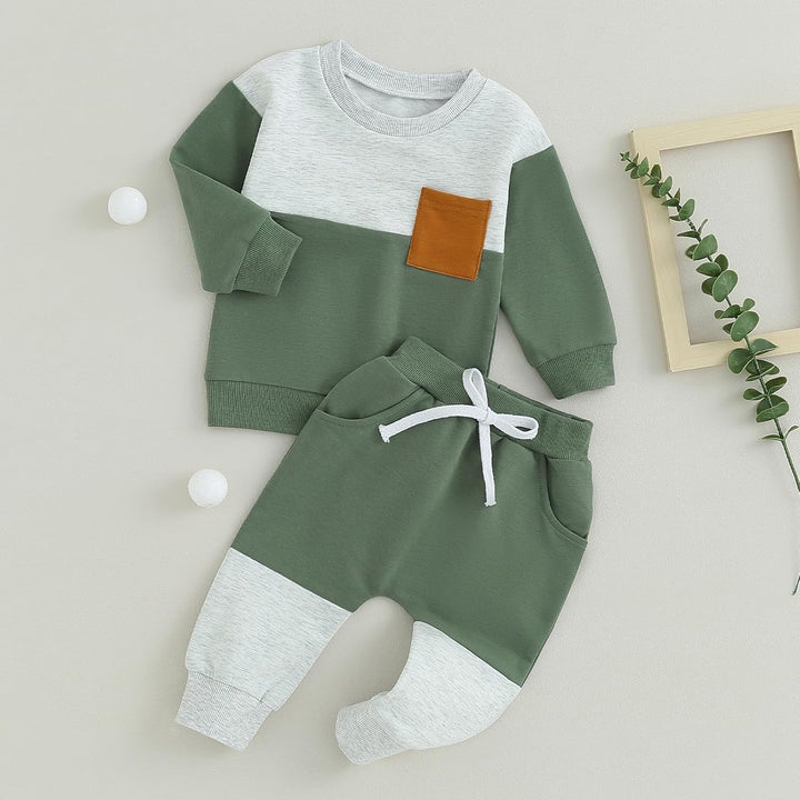 Grüner Baby-Sweatanzug mit brauner Tasche, Baumwolle, zweiteilig, für Jungen und Mädchen.