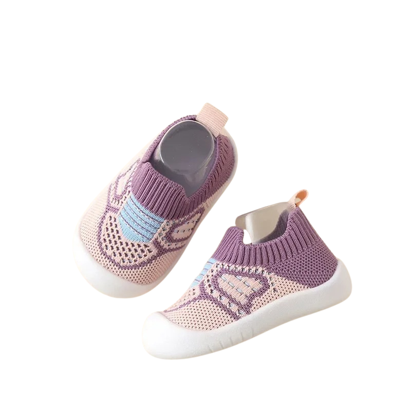 Lila Babyschuhe, rutschfest, atmungsaktiv, Strickmaterial, ideal für Kleinkinder.