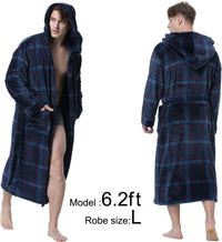 Männer Bademantel kariert, blau-rot, Fleece, Kapuze, Größe L, gemütlich, warm.