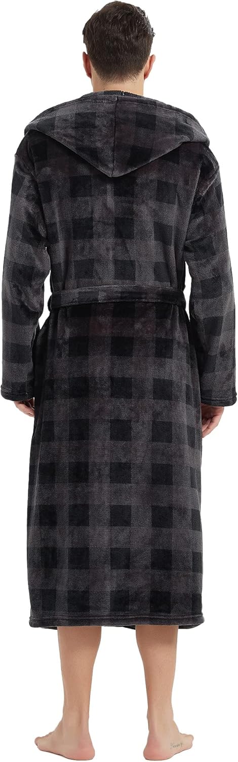 Männer Bademantel mit Kapuze, kariert, schwarz-grau, Fleece, warm, gemütlich, Rückansicht.