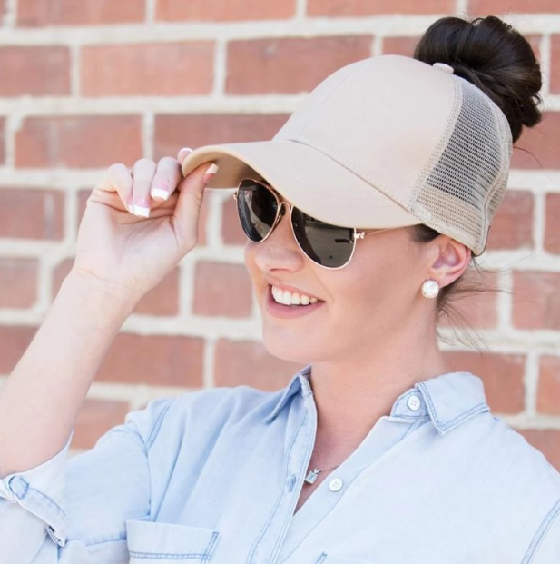 Trendige Damen Baseballcap mit Zopfloch & Klettverschluss – Leona
