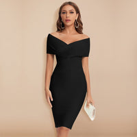 Frau in schwarzem schulterfreiem Bodycon-Kleid, elegantes Design, Partykleid, knielang.