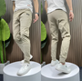 Beige Chino-Hose für Herren, lässig, Baumwolle, mit Taschen, ideal für Freizeitkleidung.