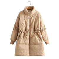 Beige Damen Wintermantel, Steppdesign, Reißverschluss, warm, modisch, elegant, lang.