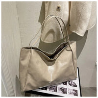 Beige Ledertasche, Damen, groß, elegant, modisch, Schultertasche, Accessoire, stilvoll, modern