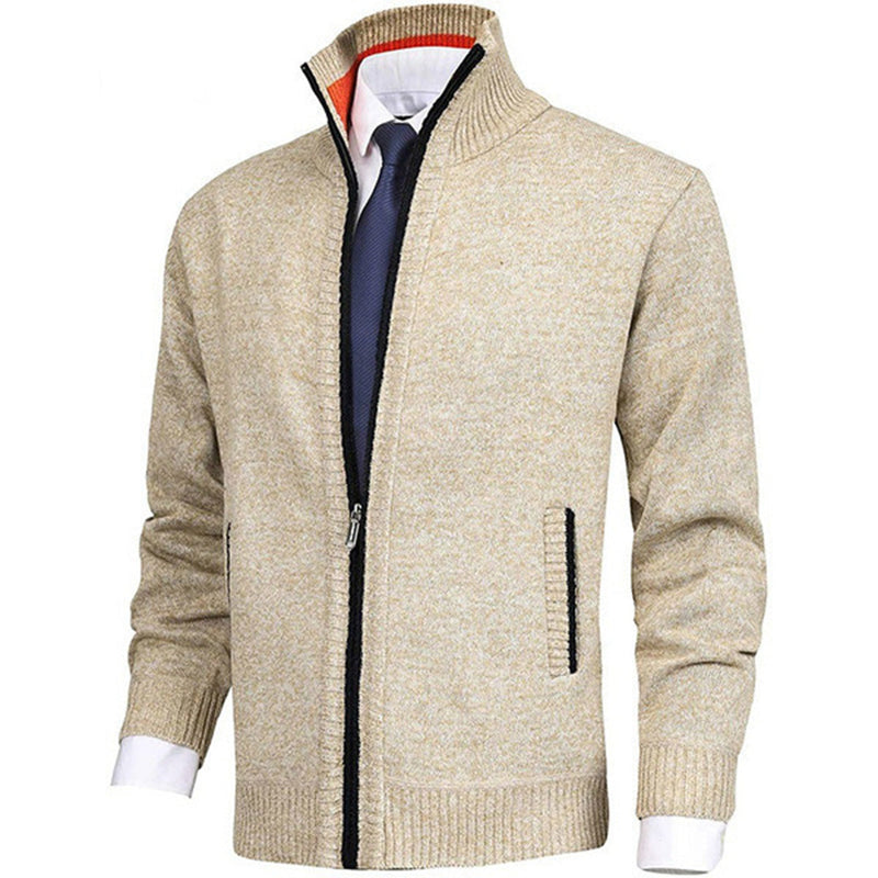 Beiger Herrenstrickjacke mit Reißverschluss, eleganter Stil, ideal für Business- oder Freizeitkleidung.
