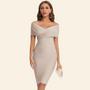 Elegantes beige Off-Shoulder-Kleid, figurbetont, Damenmode, Abendkleid, Party-Outfit.