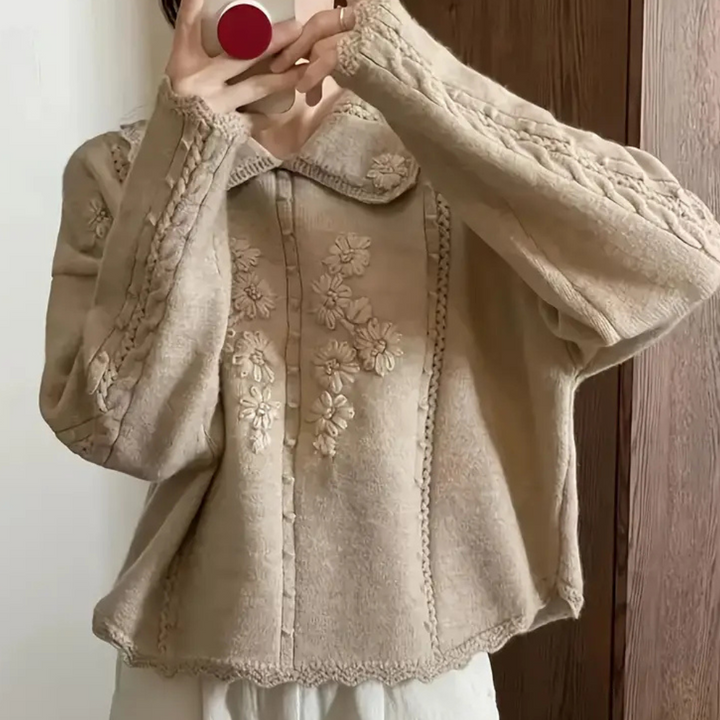 Beige Strickpullover mit Blumenstickerei, Damenmode, Langarm, Vintage-Stil, Herbstkleidung.