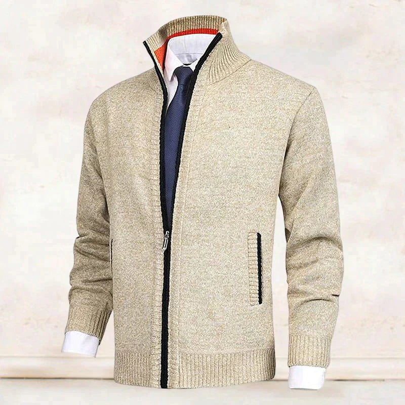 Beige Herren-Strickjacke mit Reißverschluss, eleganter Stil, ideal für Business-Mode.