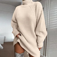 Beiger Strickpullover mit Rollkragen, Damenmode, lässig, warm, Herbst-Winter-Outfit.