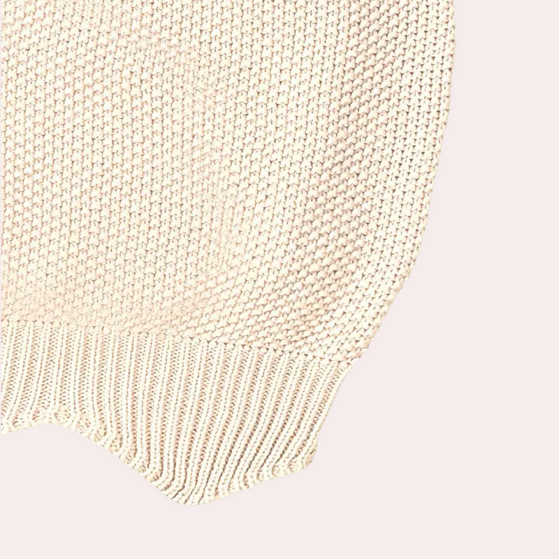 Beigefarbener Strickpullover, Baumwolle, Detailansicht, modisch, Damenbekleidung