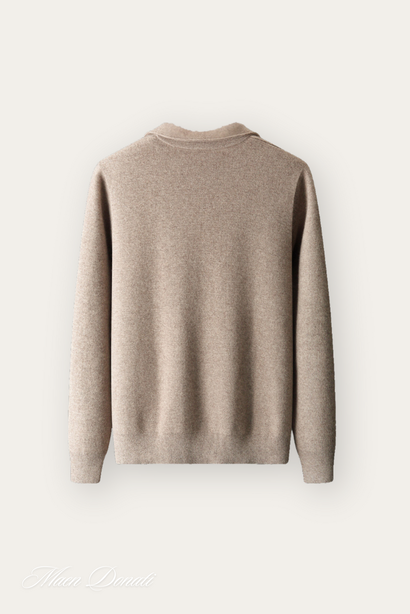 Beiger Kaschmirpullover Herren, Rückansicht, weiches Material, elegantes Design, Wintermode.