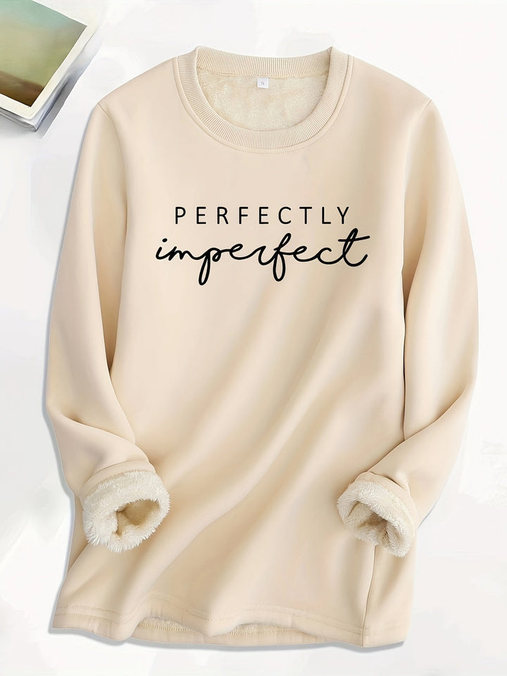 Beiger Pullover mit Aufschrift "Perfectly Imperfect", flauschiges Innenfutter, Damenmode.