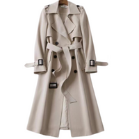 Beiger Trenchcoat Damen, klassisch, Gürtel, Knöpfe, Herbstmode, stilvoll, elegant, Mantel.