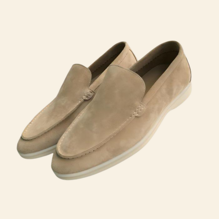Beige Wildleder-Slipper für Herren, elegante Freizeitschuhe, rutschfeste Sohle.