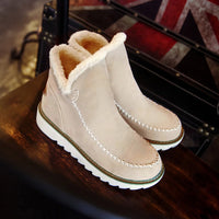 Beige Damen-Winterstiefel mit Kunstfell, rutschfeste Sohle, warm, modisch, bequem.