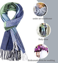 Blauer und grüner Schal aus Wolle mit Fransen, ideal für Damenmode und Hochzeitsaccessoires.