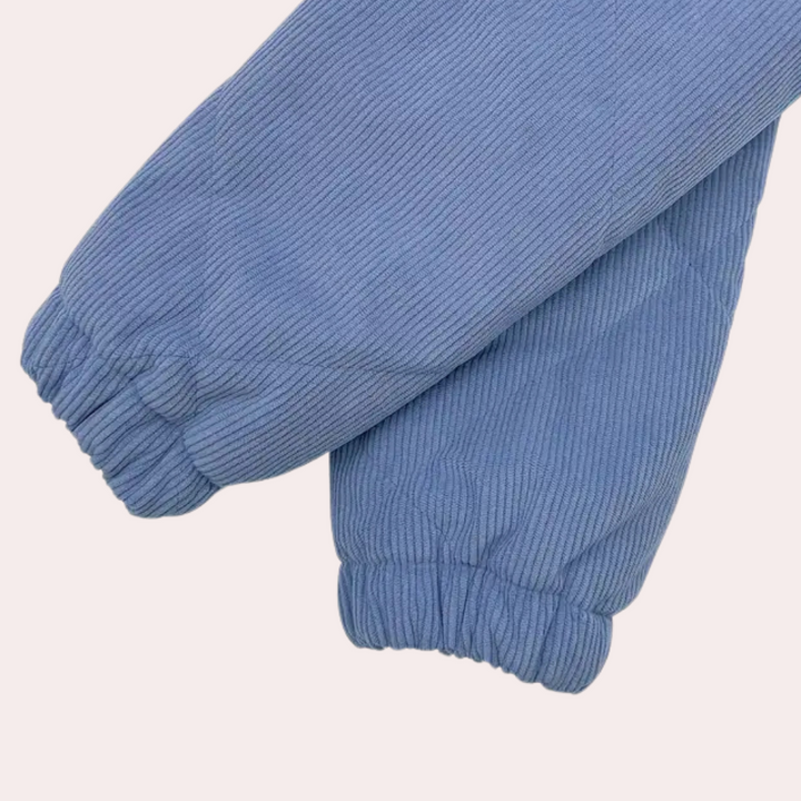 Blaue, gerippte Strickärmel aus Baumwolle, modisch und bequem, ideal für Herbstkleidung.