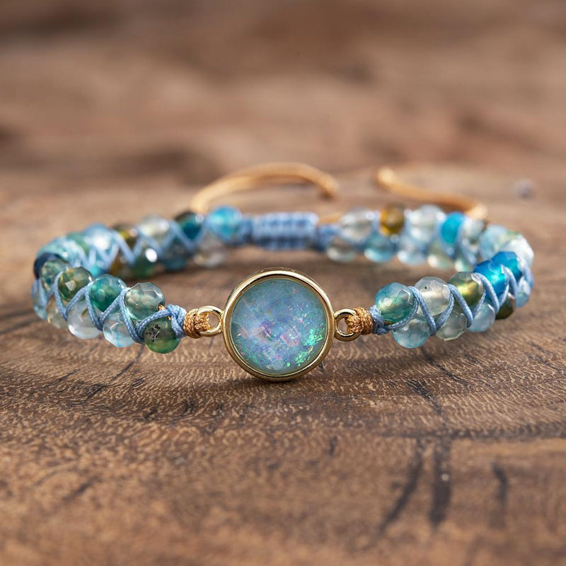 Blaues Opal-Armband, rund, geflochten, Perlen, Yoga-Schmuck, Balance, Edelstein, Goldakzent.