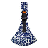 Blau-weißes Hundegeschirr mit geometrischem Muster, verstellbar, strapazierfähig, bequem.