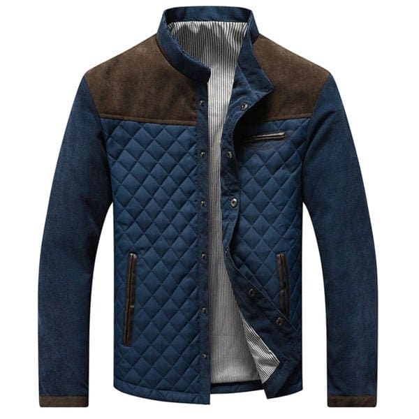 Dunkelblaue gesteppte Herrenjacke mit braunen Schulterdetails, Reißverschluss und Knopfleiste.