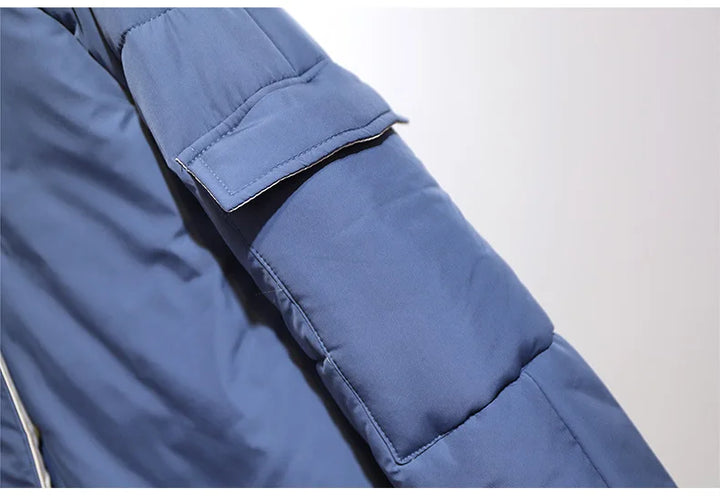 Blauer Wintermantelärmel, dick gefüttert, warm, modisch, Polyester, Outdoor-Bekleidung.