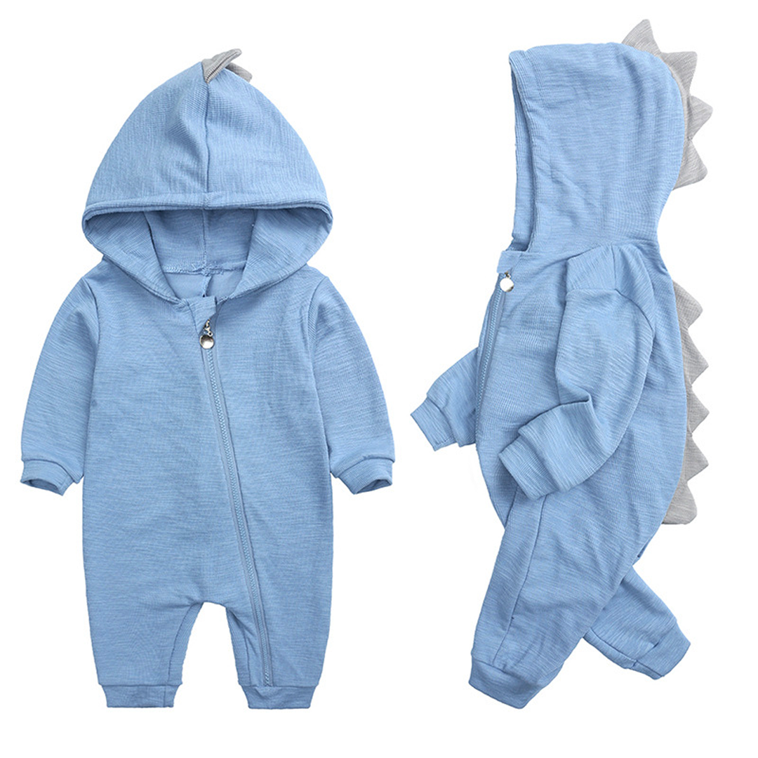 Blauer Baby-Strampler mit Dinosaurier-Kapuze und Reißverschluss, weiches Material.