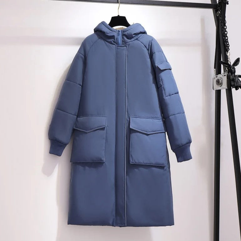 Blauer Damen-Wintermantel mit Kapuze, wattiert, lange Ärmel, große Taschen, modisch.