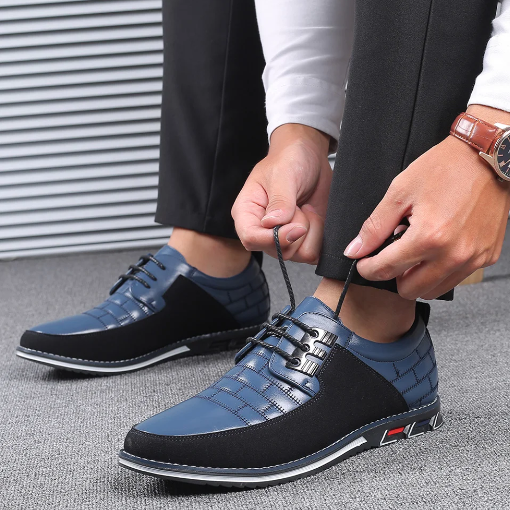 Blauer Herrenschuh aus Leder, elegantes Design, Schnürschuh, ideal für formelle Anlässe.