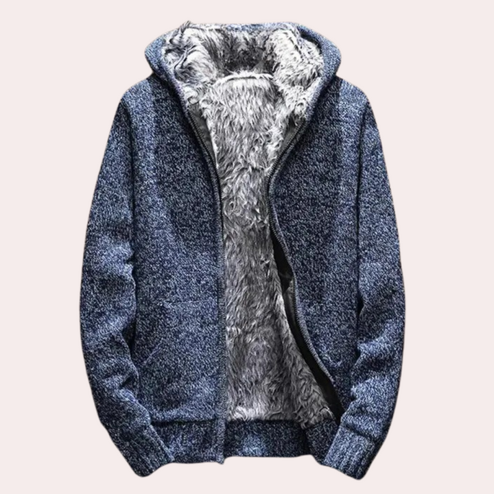 Blaue Strickjacke mit Kapuze, Kunstfellfutter, Reißverschluss, Herrenmode, Winterkleidung.